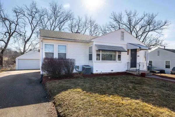 124 Cherokee Drive, Dubuque, IA 52003