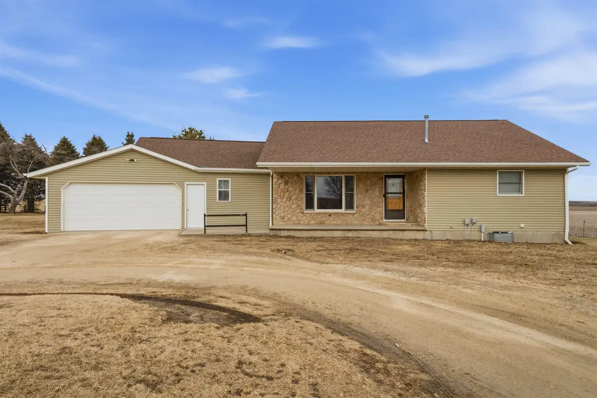2490 190th Avenue, Manchester, IA 52057 - #1