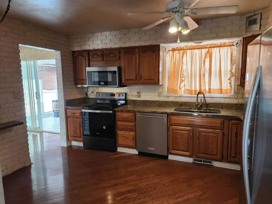 2815 Wildwood Court, Dubuque, IA 52001 - #3