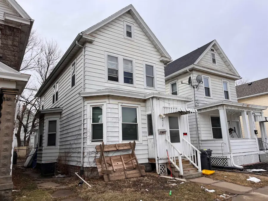 2417 Jackson Street, Dubuque, IA 52001 - #2