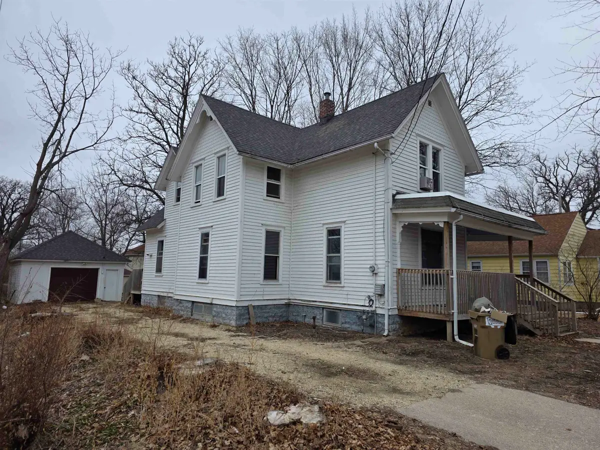 313 S Tama Street, Manchester, IA 52057 - #1
