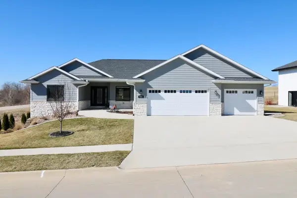 4401 Barnwood Lane, Dubuque, IA 52002