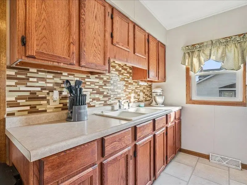 301 Market Street, Bellevue, IA 52031 - #3