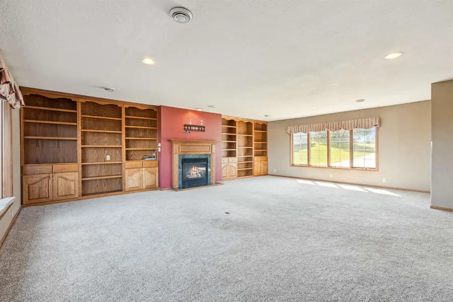 1023 Acre Street, Guttenberg, IA 52052 - #3