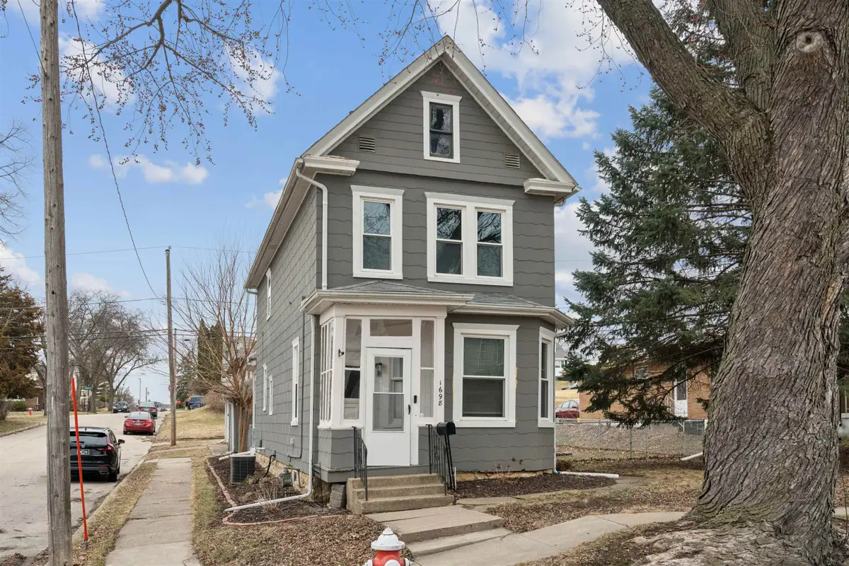 1698 N Algona Street, Dubuque, IA 52001 - #1