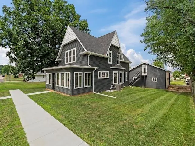 1103 Mulberry Street, Bellevue, IA 52031 - #2