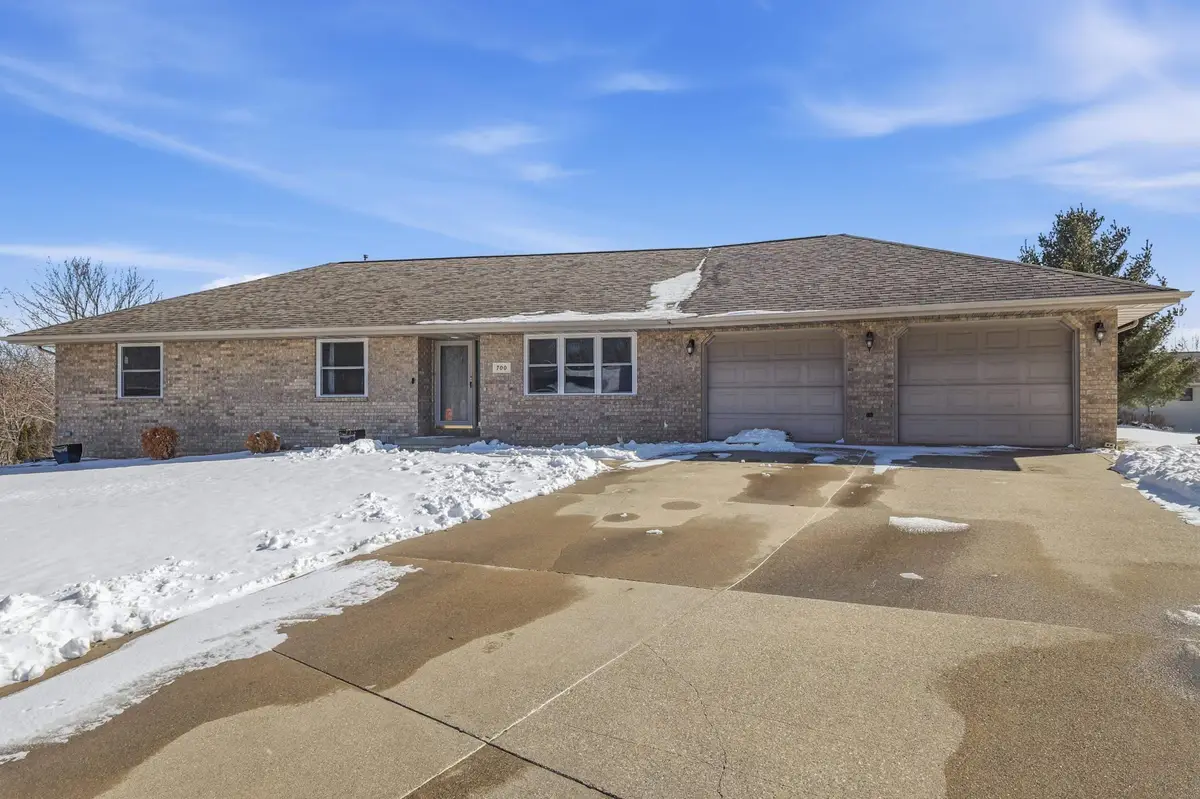 700 Maple Ridge Street, Peosta, IA 52068 - #1