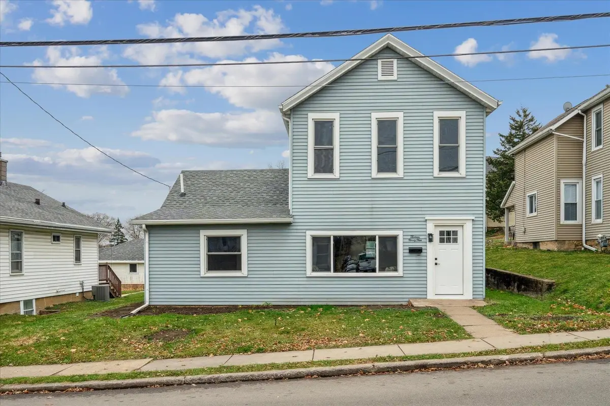 1394 W 3rd Street, Dubuque, IA 52001 - #1