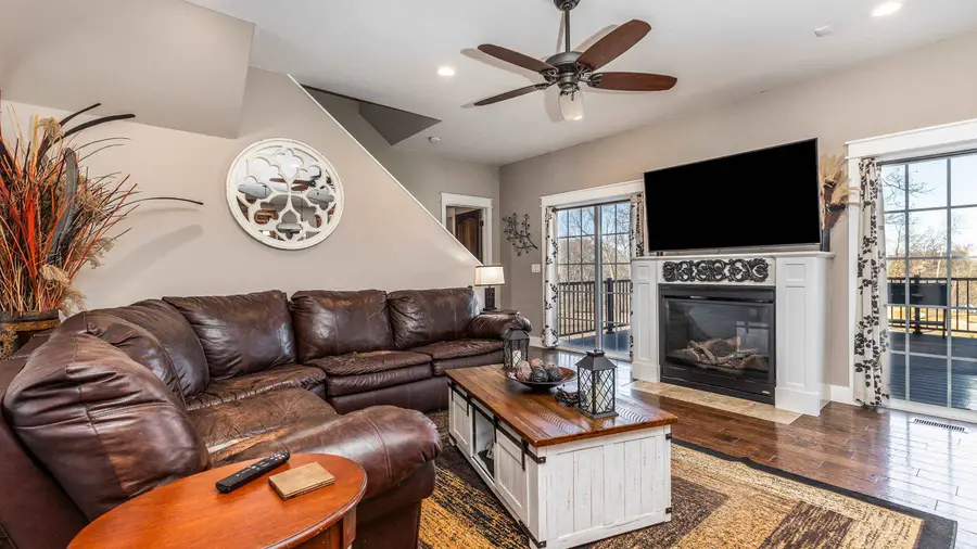 887 Amara Court, Peosta, IA 52068 - #3