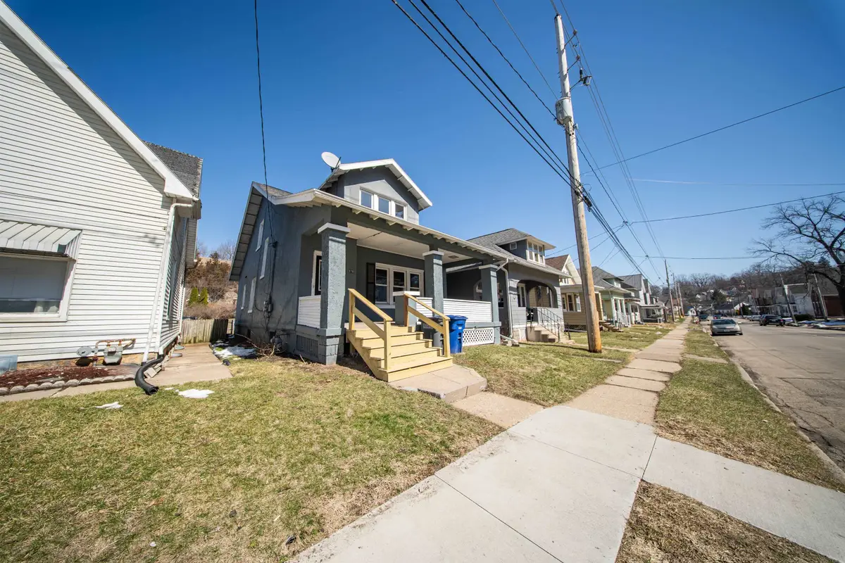 379 Kaufmann Avenue, Dubuque, IA 52002 - #1