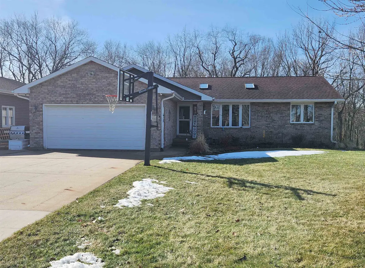 8 JFK Road, East Dubuque, IL 61025 - #1