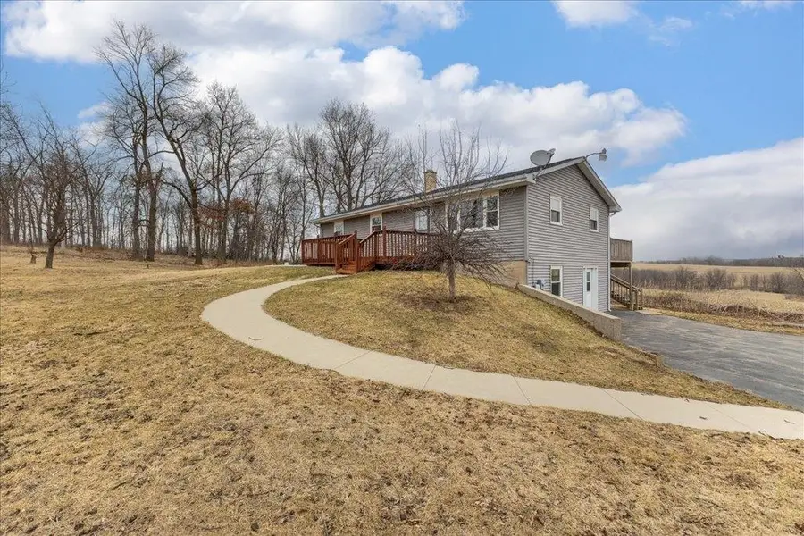 2892 Bennettville Road, Zwingle, IA 52079 - #2