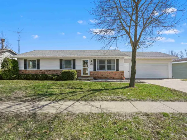 900 Valentine Drive, Dubuque, IA 52003