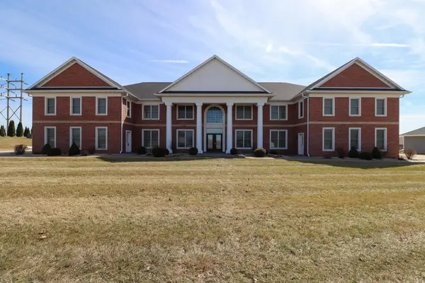 7797 Belo Drive, Peosta, IA 52068