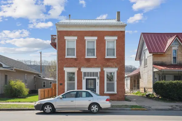 618 S River Park Drive, Guttenberg, IA 52052