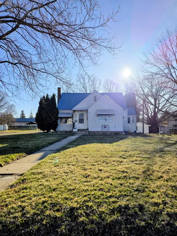 233 Main Street, Colesburg, IA 52035