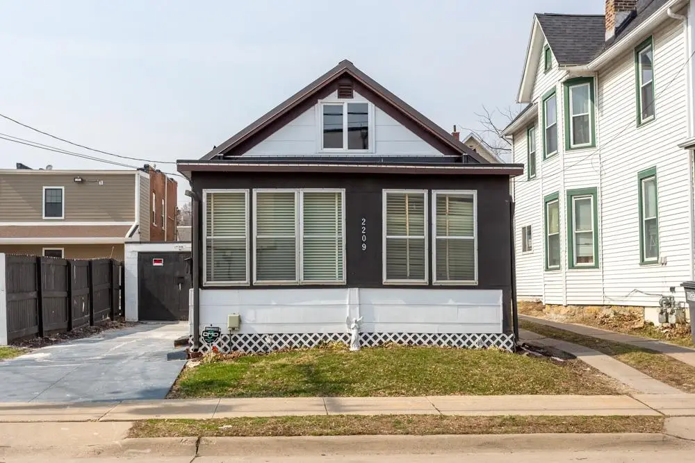 2209 White Street, Dubuque, IA 52001 - #1