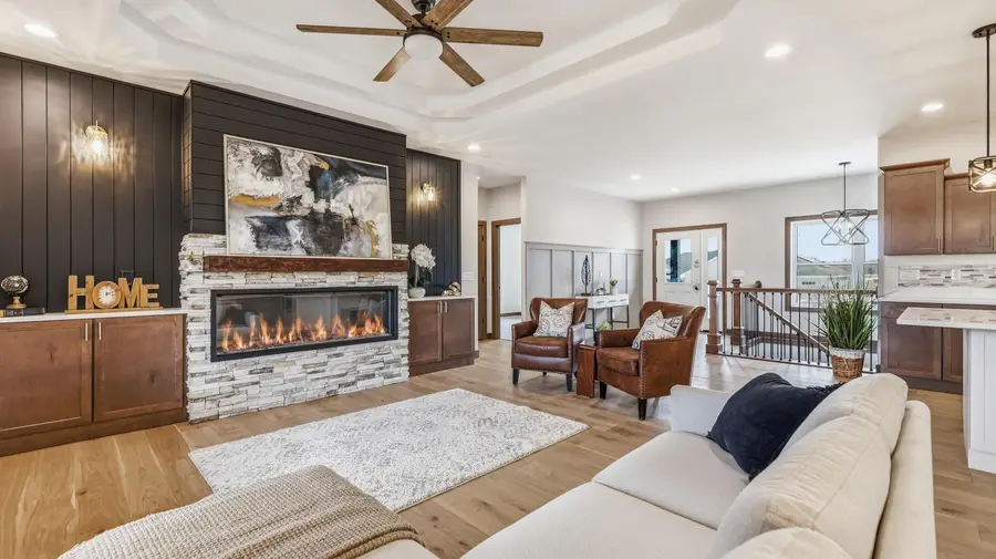 8155 Tegan Drive, Peosta, IA 52068 - #2