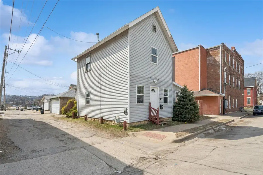 1913 Johnson Street, Dubuque, IA 52001 - #2