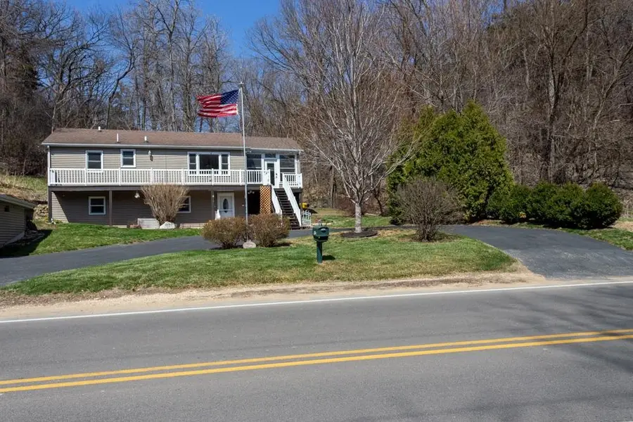 1665 W 32nd Street, Dubuque, IA 52001 - #3