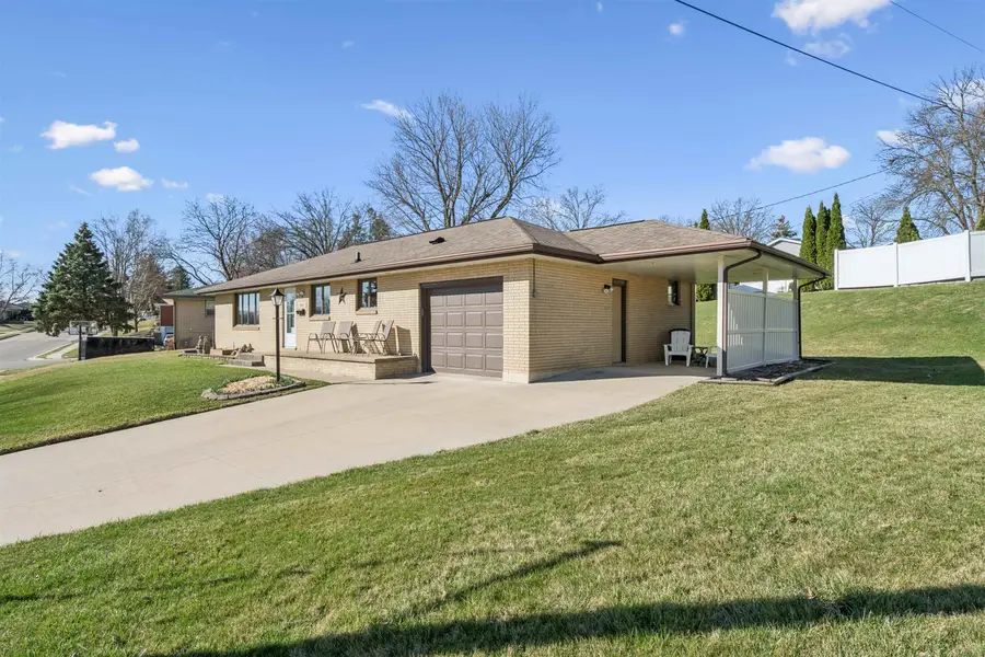 1921 Avalon Road, Dubuque, IA 52001 - #2