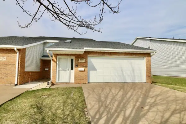 2281 Pasadena #57 Drive, Dubuque, IA 52001