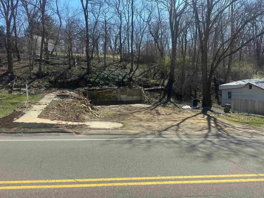 3241 Sheridan Road, Dubuque, IA 52001 - #2