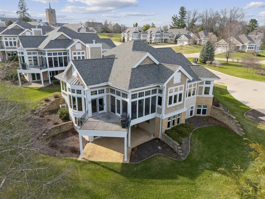 1830 Links Glen Drive, Dubuque, IA 52003 - #2