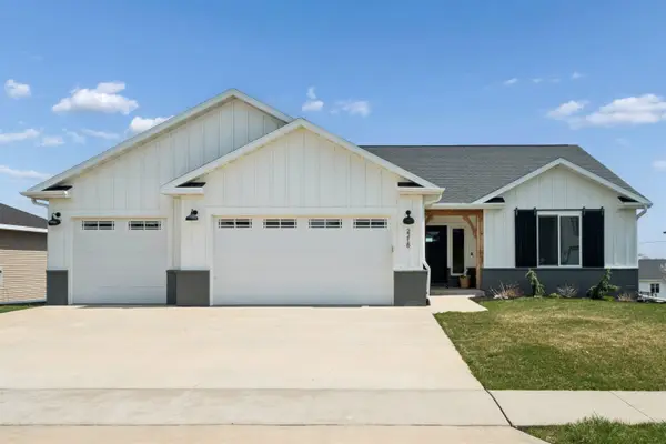 2218 Fawnview Drive, Asbury, IA 52002