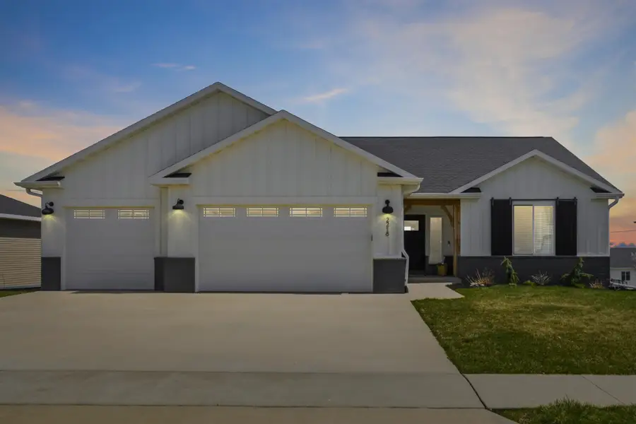 2218 Fawnview Drive, Asbury, IA 52002 - #2