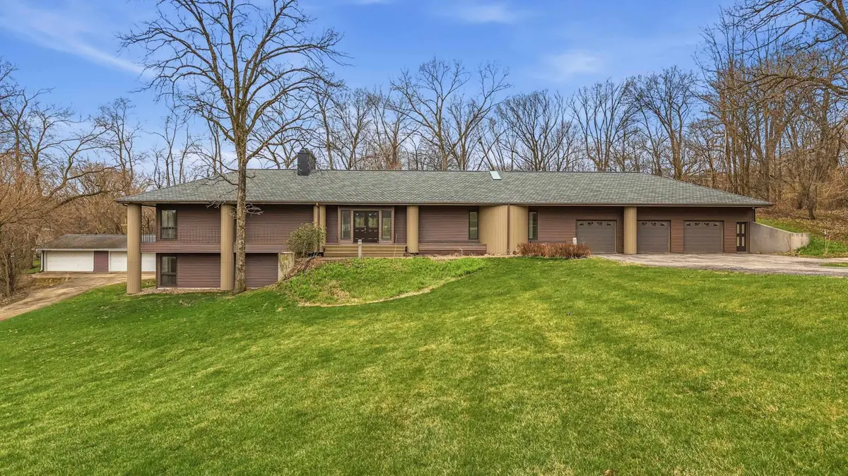 16379 Coventry Lane, Dubuque, IA 52001 - #1