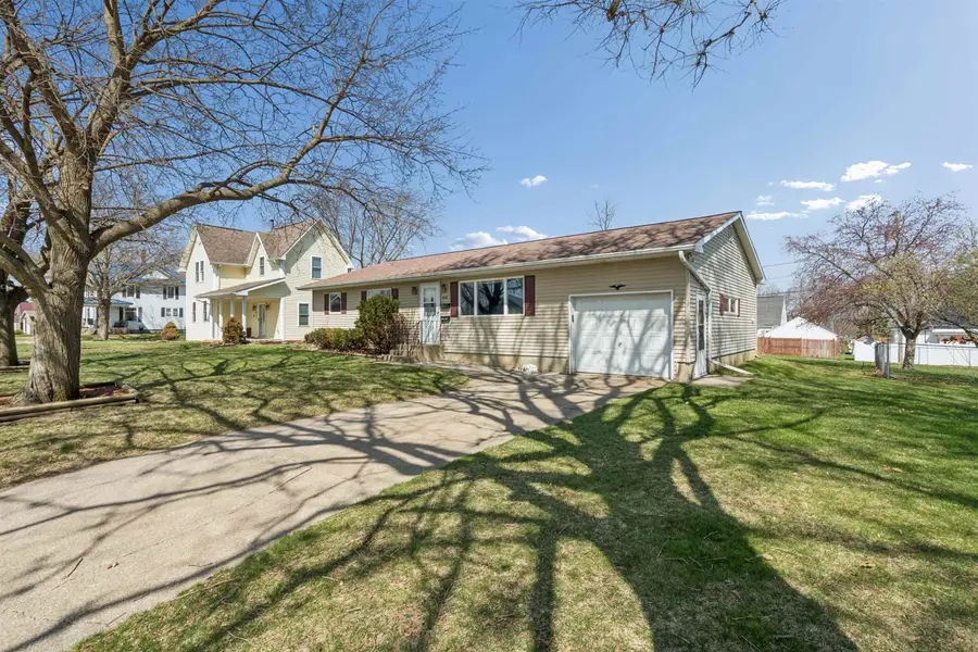 808 SE 5th Avenue, Dyersville, IA 52040 - #3