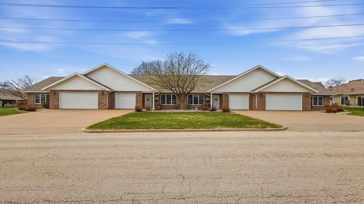 311,313,315,317 S Clinton Street, Cuba City, WI 53807 - #1