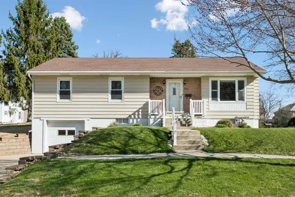 620 SW 2nd Avenue, Dyersville, IA 52040