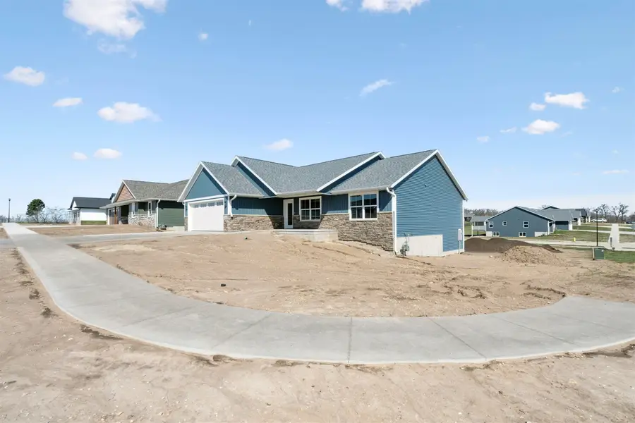 1024 sage oak Circle, Manchester, IA 52057 - #2