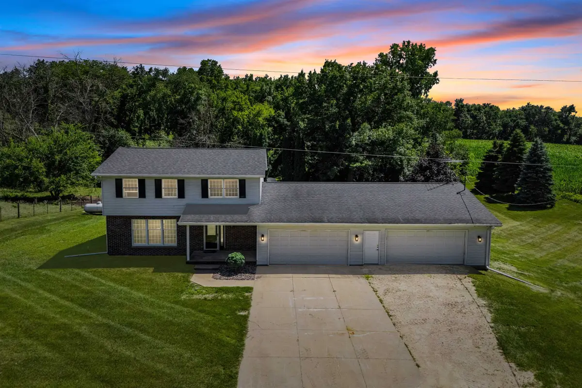 30020 Prier Road, Dyersville, IA 52040 - #1