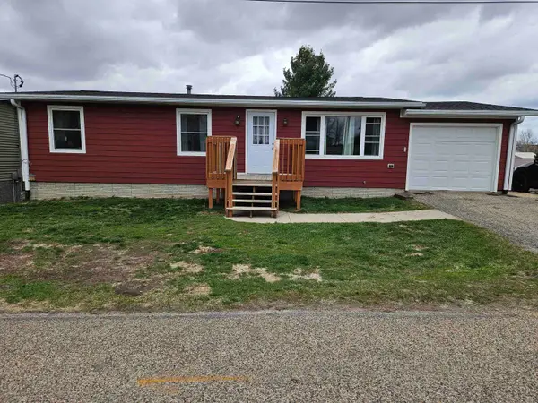 306 W Chestnut Street, Garnavillo, IA 52049