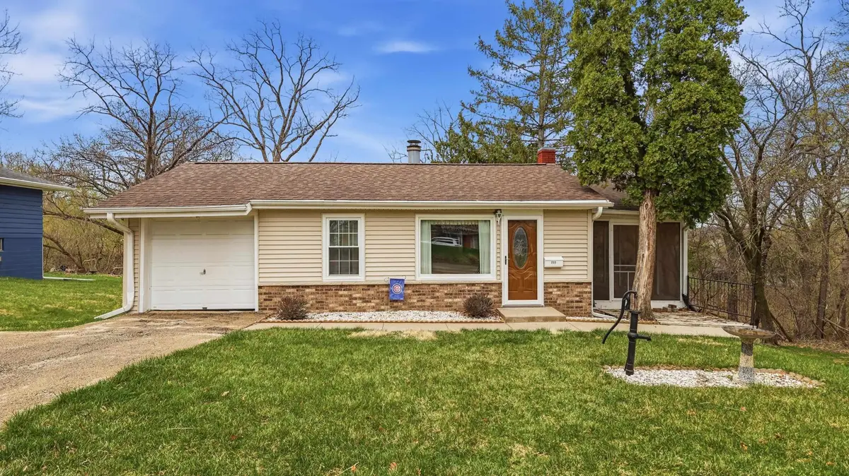 711 Laurel Street, Dubuque, IA 52003 - #1