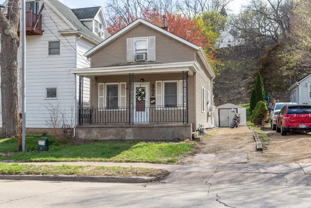 352 Kaufmann Avenue, Dubuque, IA 52001 - #1