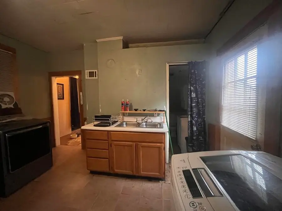 655 Regent Street, Dubuque, IA 52002 - #3