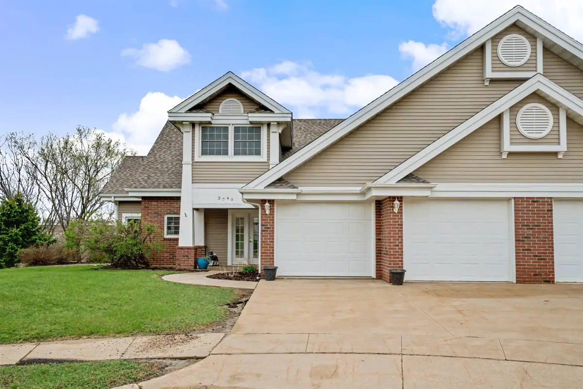 3740 Oak Park Court, Dubuque, IA 52002 - #1