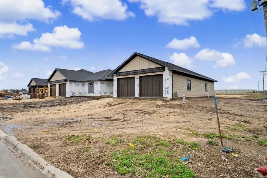 598 Lake Shore Dr., Dyersville, IA 52040 - #2