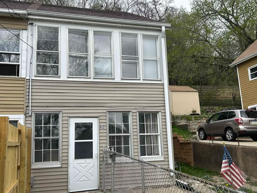 943 High Bluff Street, Dubuque, IA 52001 - #2