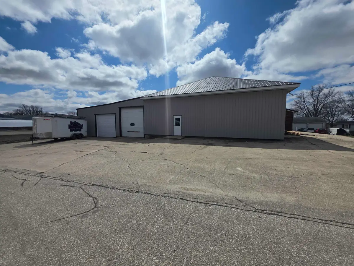 211 W 3rd Street, Greeley, IA 52050 - #1