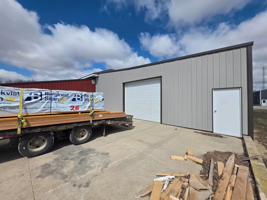 211 W 3rd Street, Greeley, IA 52050 - #3