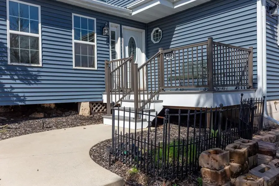 155 W 24 Street, Dubuque, IA 52001 - #2