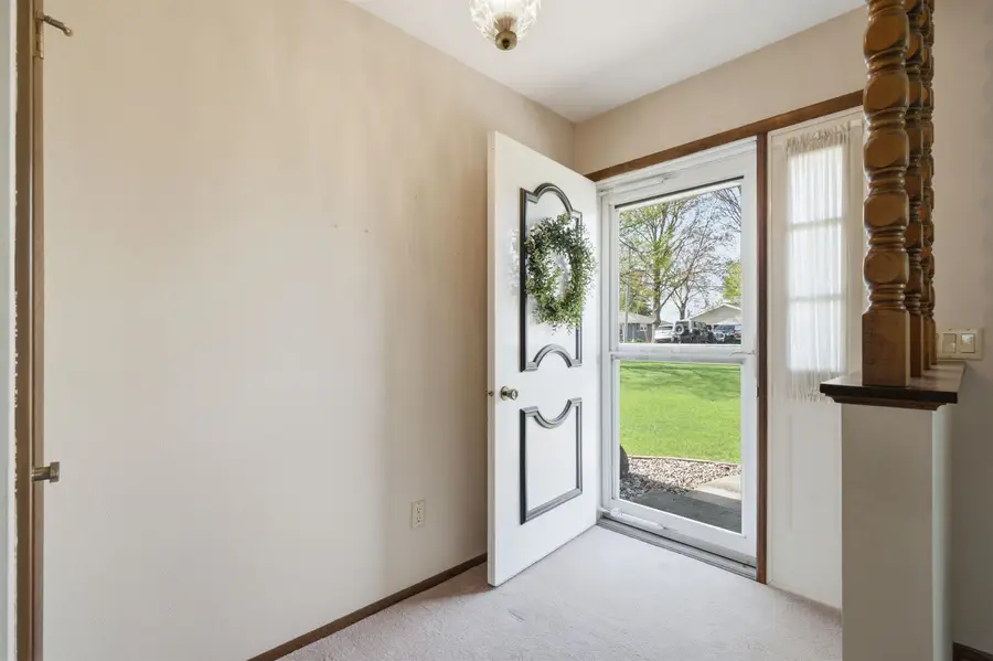 3020 West 32nd Street, Dubuque, IA 52001 - #2