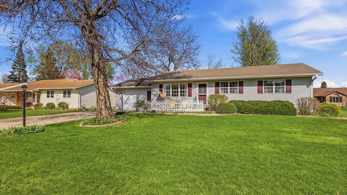 124 Winslow Drive, Manchester, IA 52057 - #1