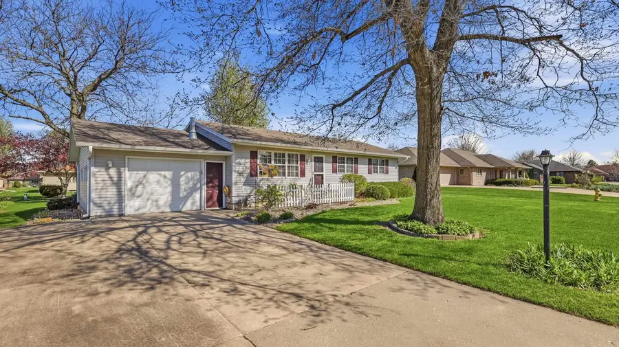 124 Winslow Drive, Manchester, IA 52057 - #2