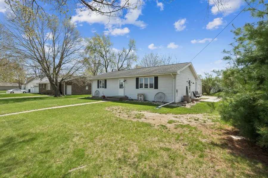 310 Hansel Street, Manchester, IA 52076 - #2